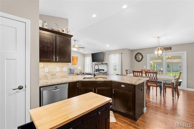 660 Willowbrook Way, O'fallon, IL 62269