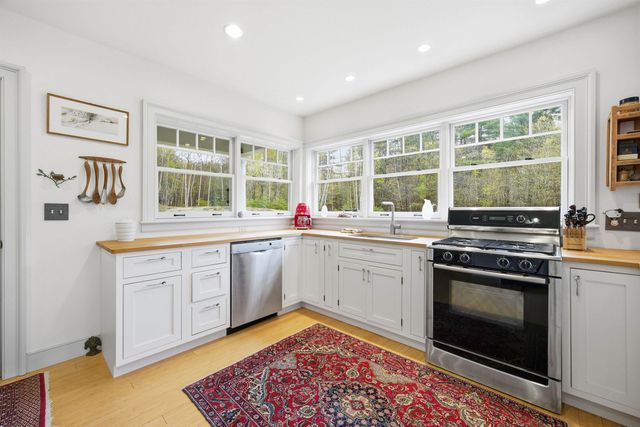 860 Yale Heights Road, West Windsor, VT 05089