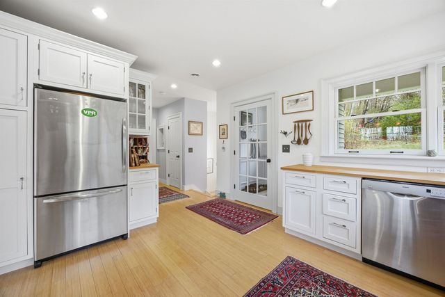 860 Yale Heights Road, West Windsor, VT 05089