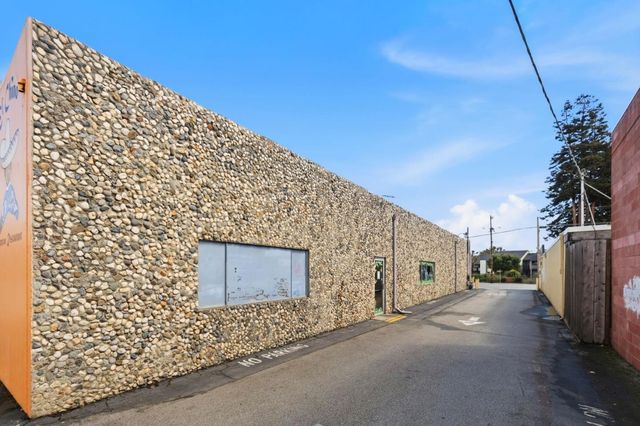 2525 Soquel Drive, Santa Cruz, CA 95065