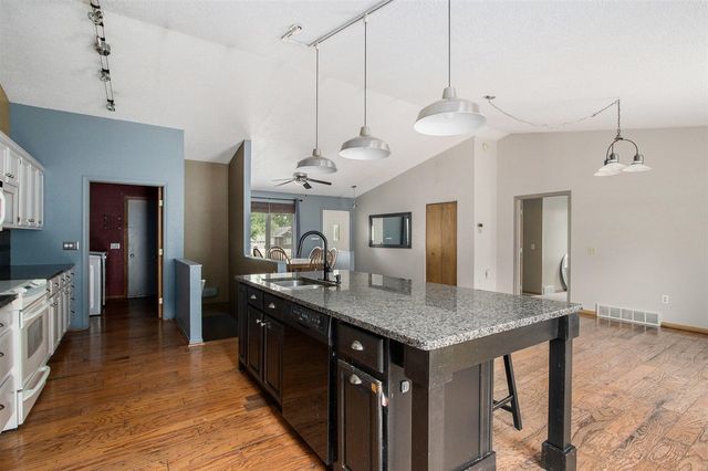 272 Fairway Court, Plainwell, MI 49080