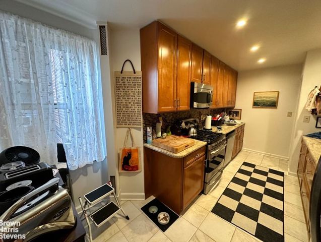 3299 CAMBRIDGE Avenue # 3E, New York City, NY 10463