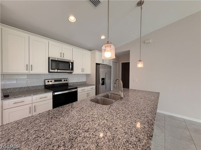 318 NW 20th ST, Cape Coral, FL 33993
