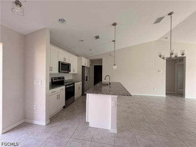 318 NW 20th ST, Cape Coral, FL 33993
