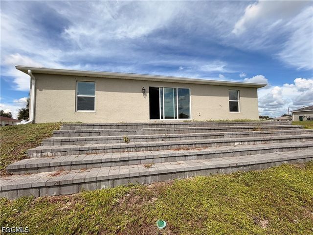 318 NW 20th ST, Cape Coral, FL 33993