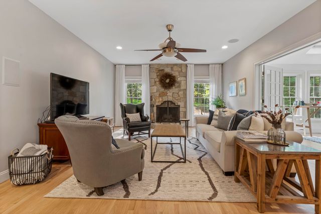 10 Poplar Road, Windham, NH 03087