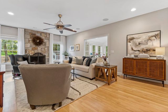 10 Poplar Road, Windham, NH 03087