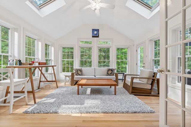 10 Poplar Road, Windham, NH 03087
