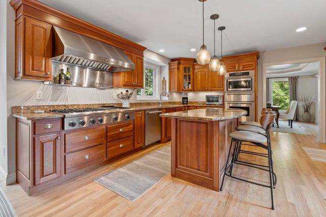 10 Poplar Road, Windham, NH 03087