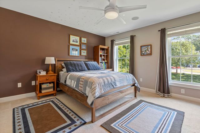 10 Poplar Road, Windham, NH 03087