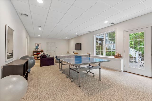 10 Poplar Road, Windham, NH 03087