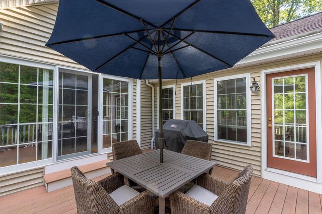 10 Poplar Road, Windham, NH 03087