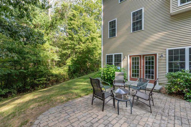10 Poplar Road, Windham, NH 03087