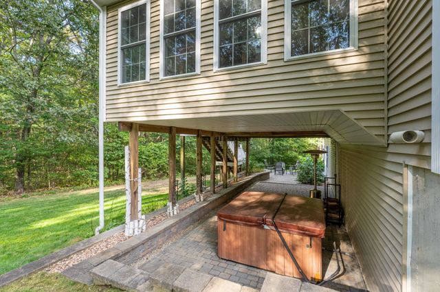 10 Poplar Road, Windham, NH 03087