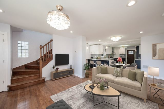 9708 S Ellis Avenue, Chicago, IL 60628