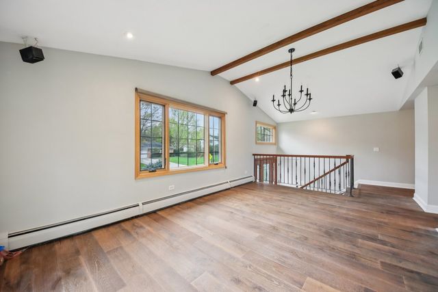 236 Monument Avenue, Barrington, IL 60010