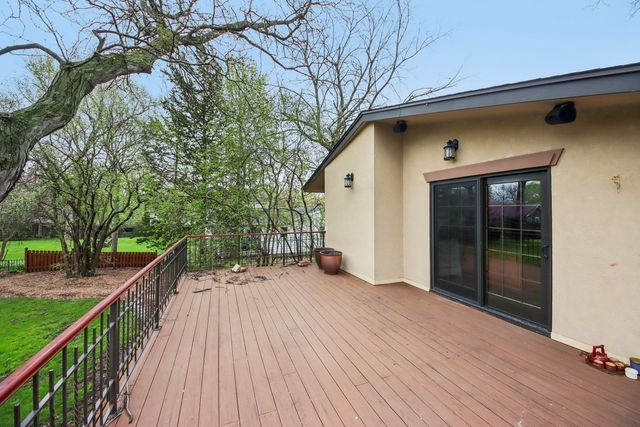 236 Monument Avenue, Barrington, IL 60010