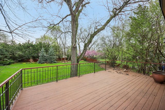 236 Monument Avenue, Barrington, IL 60010