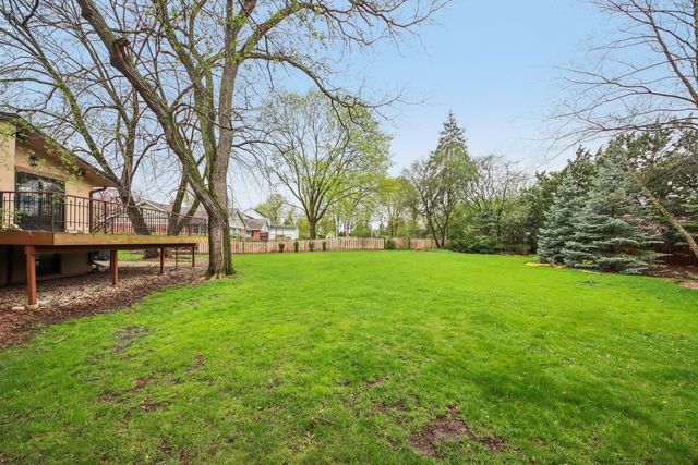 236 Monument Avenue, Barrington, IL 60010