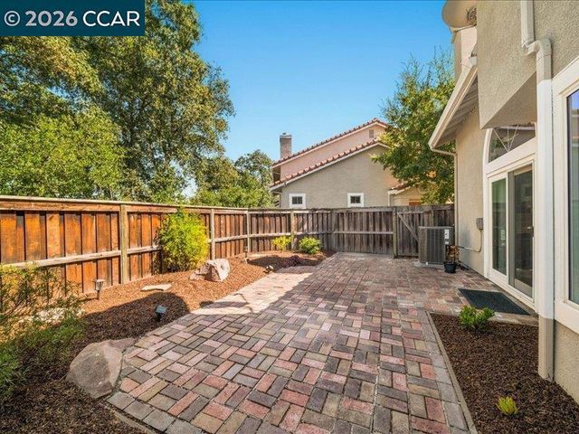 465 S Clovercrest Ln, San Ramon, CA 94582