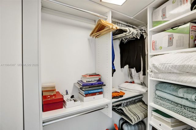 400 Alton Rd 911, Miami Beach, FL 33139