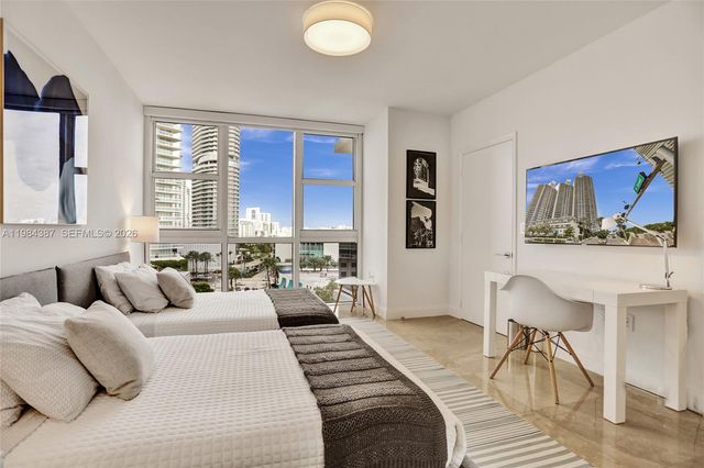 400 Alton Rd 911, Miami Beach, FL 33139