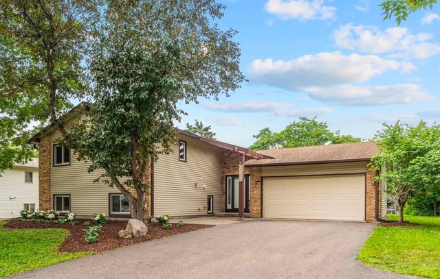 6589 E Fish Lake Road, Maple Grove, MN 55369