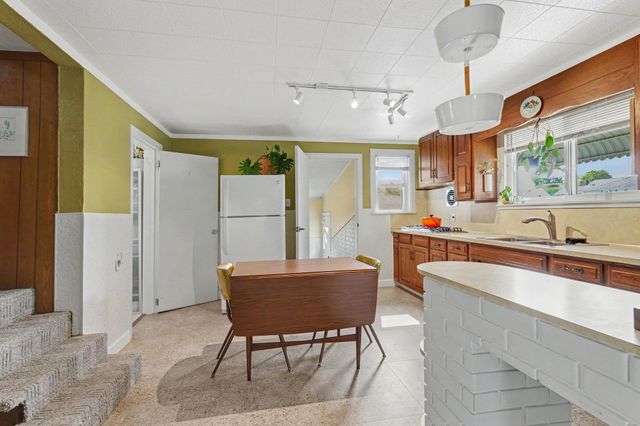 817 S Sherman Street, Bay City, MI 48708