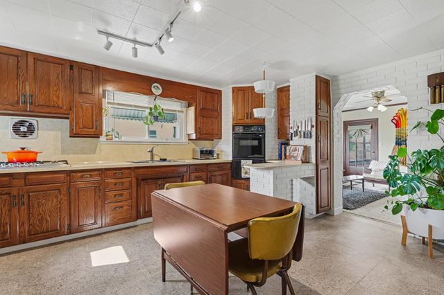 817 S Sherman Street, Bay City, MI 48708