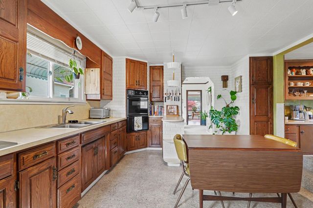 817 S Sherman Street, Bay City, MI 48708