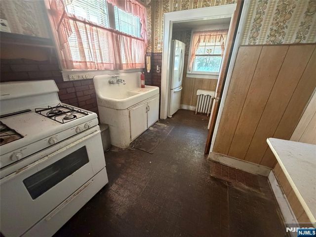 55 Maywood Avenue, Maywood, NJ 07607