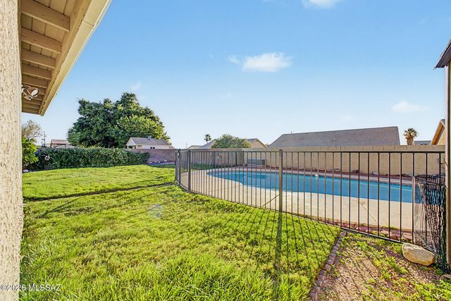 8114 S Old Canyon Avenue, Tucson, AZ 85747