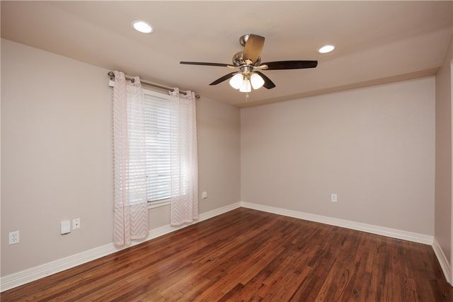 702 Texas Ave, Corpus Christi, TX 78404