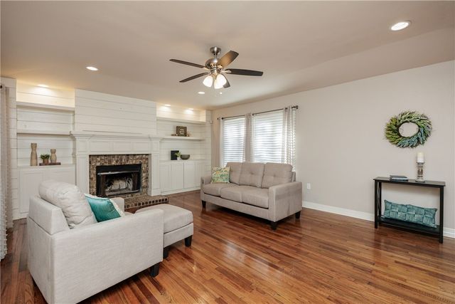 702 Texas Ave, Corpus Christi, TX 78404