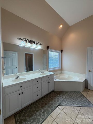 7901 Tottenham Drive, Harrisburg, NC 28075