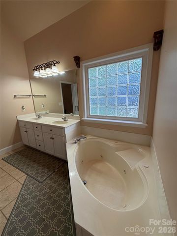 7901 Tottenham Drive, Harrisburg, NC 28075