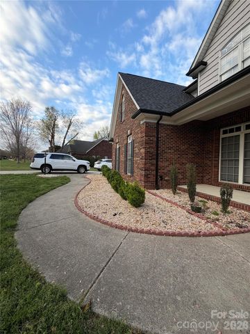 7901 Tottenham Drive, Harrisburg, NC 28075