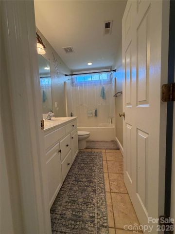 7901 Tottenham Drive, Harrisburg, NC 28075