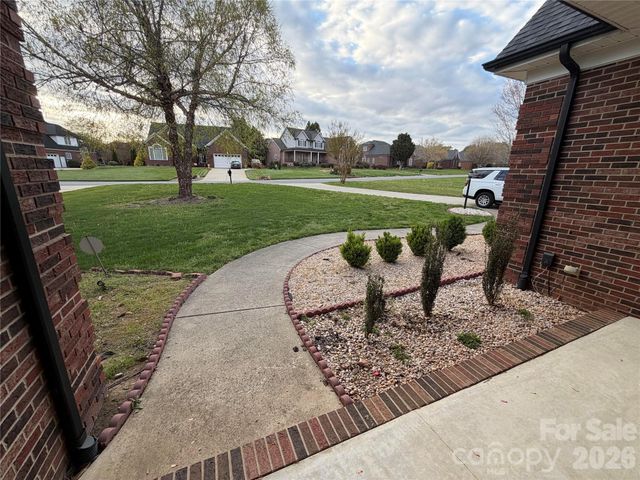 7901 Tottenham Drive, Harrisburg, NC 28075