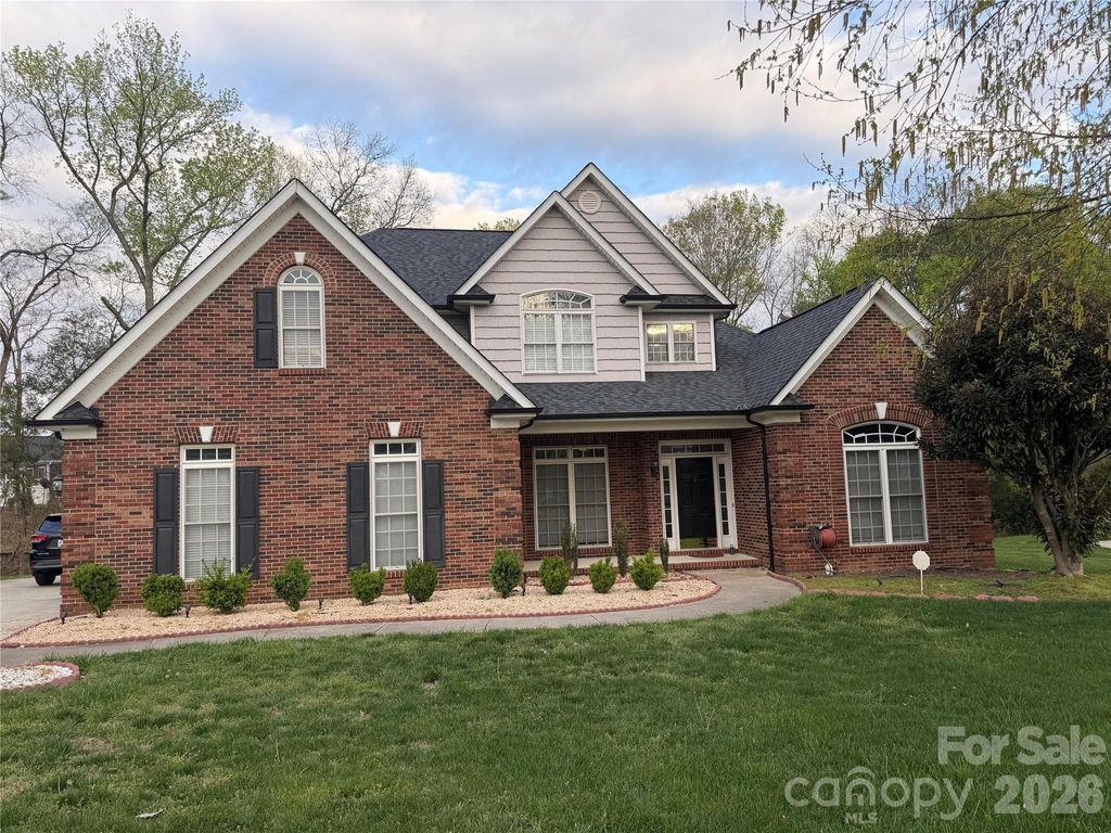 7901 Tottenham Drive, Harrisburg, NC 28075