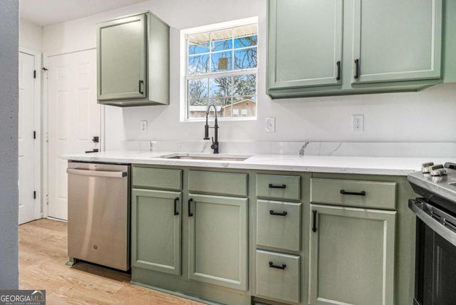 594 Waynes Court SE, Atlanta, GA 30354