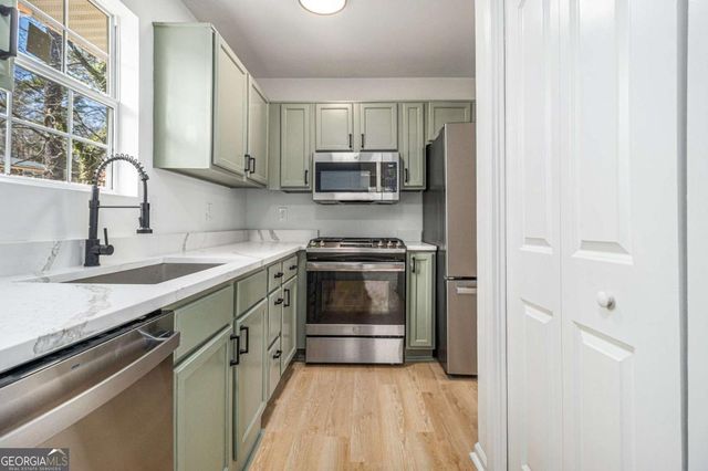 594 Waynes Court SE, Atlanta, GA 30354