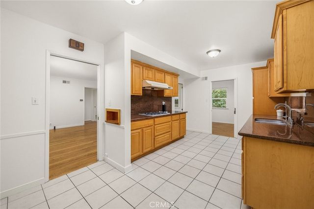 820 S 7th Street, Alhambra, CA 91801