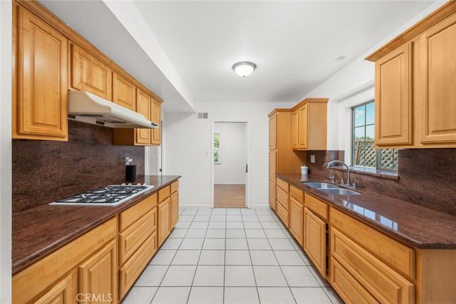 820 S 7th Street, Alhambra, CA 91801