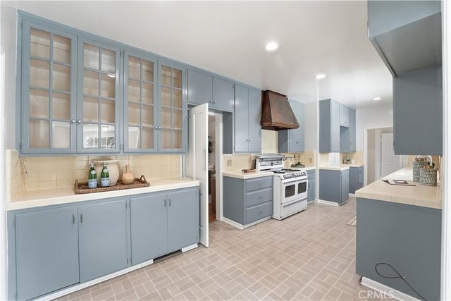 2214 N Westwood, Santa Ana, CA 92706