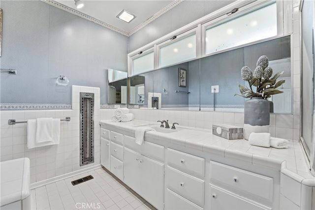 2214 N Westwood, Santa Ana, CA 92706