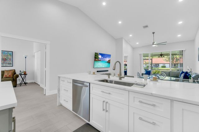 8224 Via Bella, Boca Raton, FL 33496