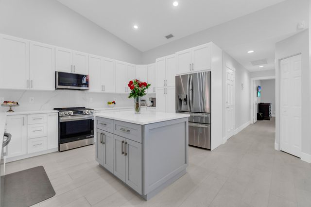 8224 Via Bella, Boca Raton, FL 33496