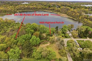 1625 HIGHLAND PARK Drive, Highland Charter Township, MI 48356