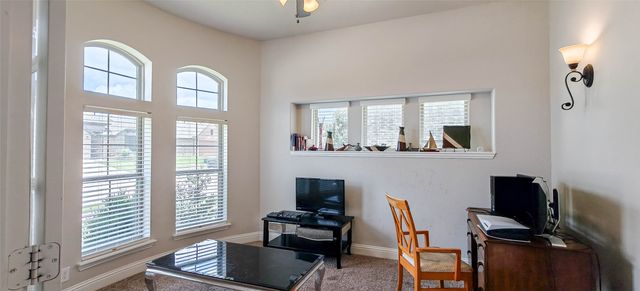 612 Bayonet Drive, Fort Worth, TX 76108